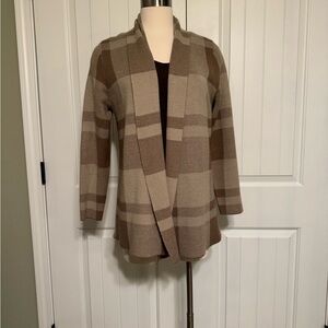 Leo & Nicole Knitwear in Beige and Brown